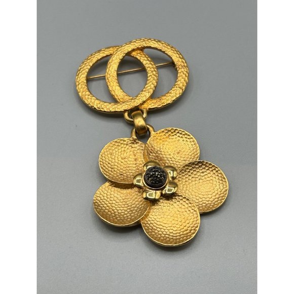 Vtg Judith Jack Daisy Flower Brooch Matte Gold Tone Hammered Design w Marcasite - Picture 3 of 7